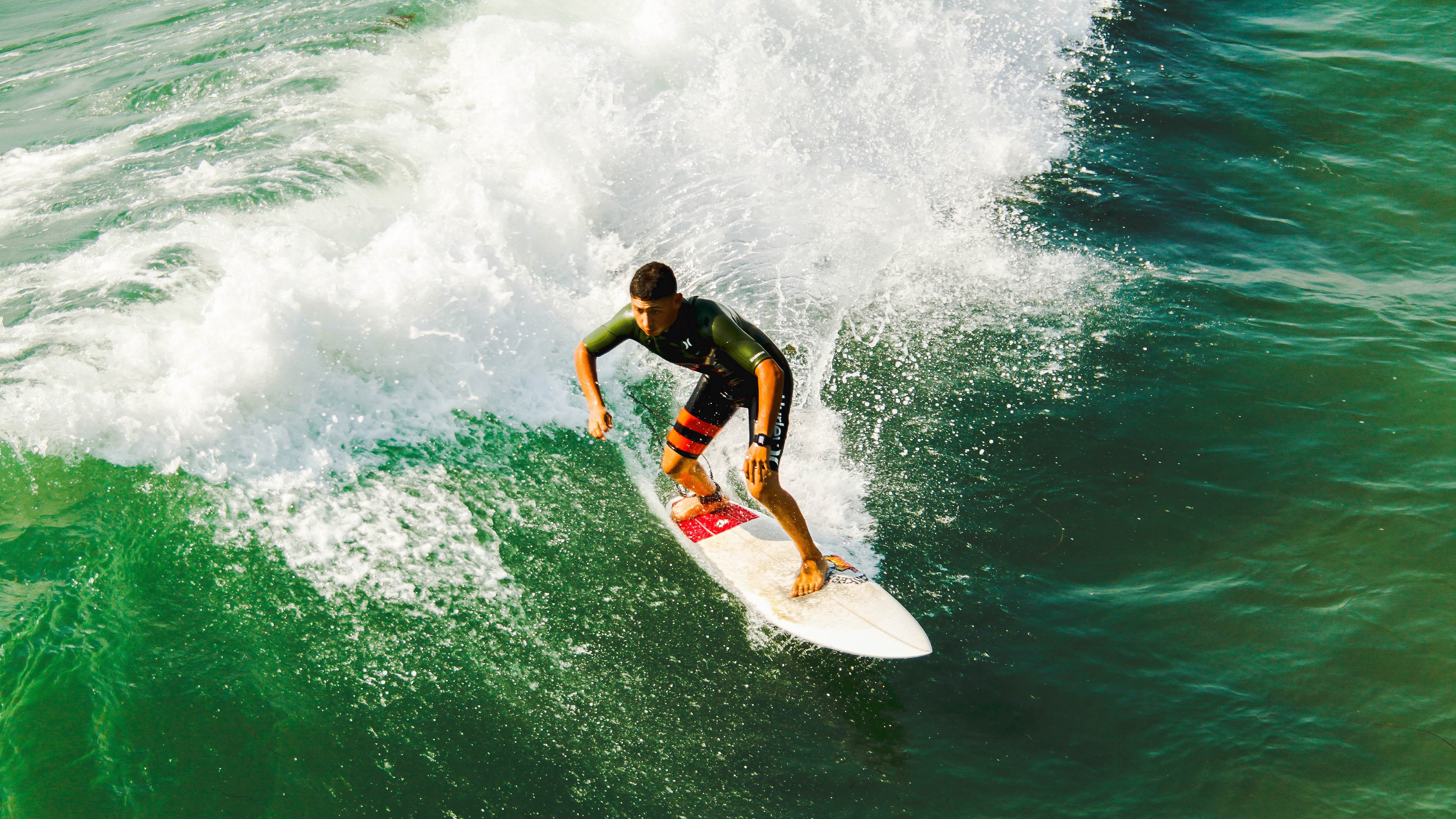 卡塞米罗中场统治力全开，法国火力全开3-0碾压里昂，欧冠战术完胜背后的深层启示
