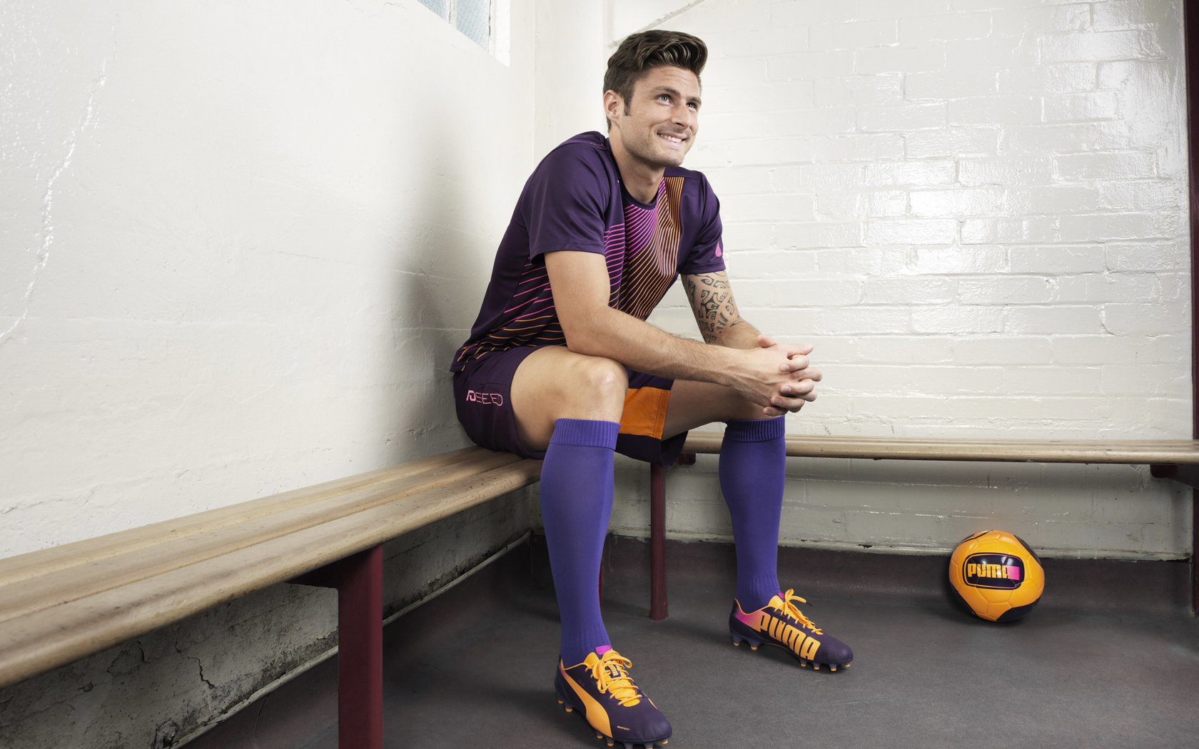 巴萨幻梦对阵委内瑞拉铁壁！卡塞米罗，为什么说他是这个时代的硬仗之王？